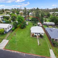 1 acre block in the heart of Gympie with family home & subdivision potential!