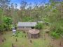 Private home amongst the gum trees !